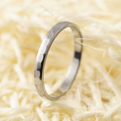 尾戒（戴在小指上的戒指）