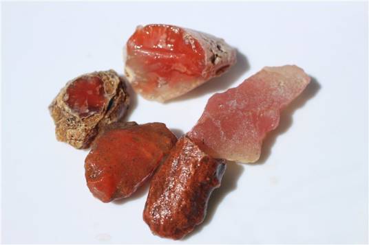 红玛瑙(宝石的一种)