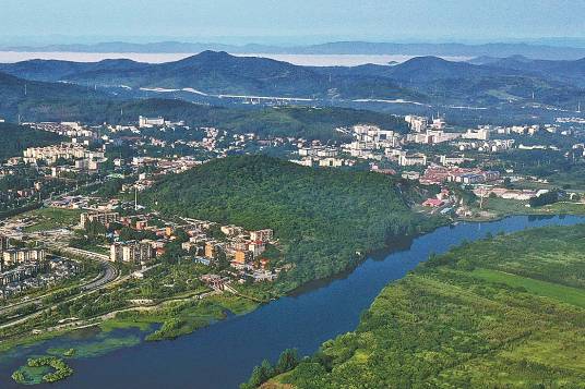 万山（湖北省襄阳市万山）