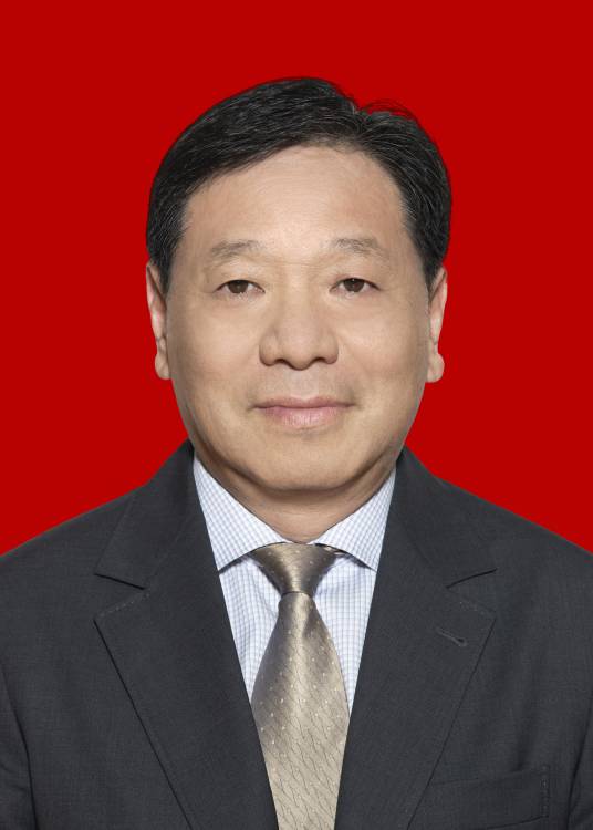 秦云（上海机场集团党委书记、董事长）