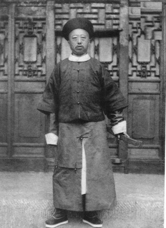 铁帽子王(世袭罔替王爵的俗称)