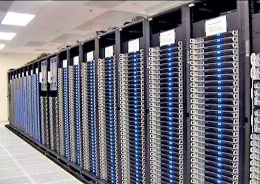 超级计算机（处理大量资料与高速运算的电脑）