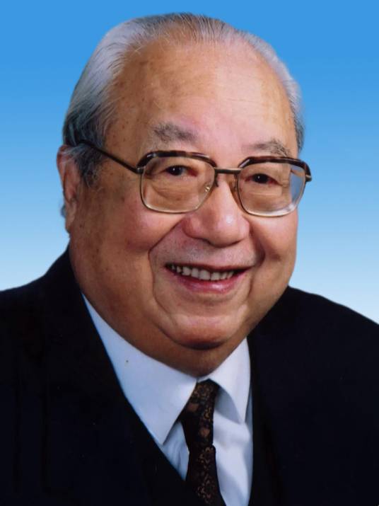 费孝通（当代著名社会学家、中央民族大学名誉校长）