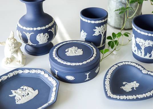 韦奇伍德（精致瓷器的代名词）