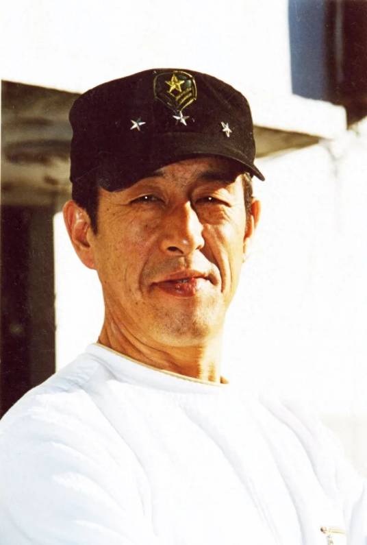 高强(中国内地男演员、国家一级演员、鸡西市人民艺术剧院名誉院长)