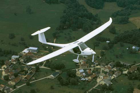 滑翔机（利用气流飞行的航空器）