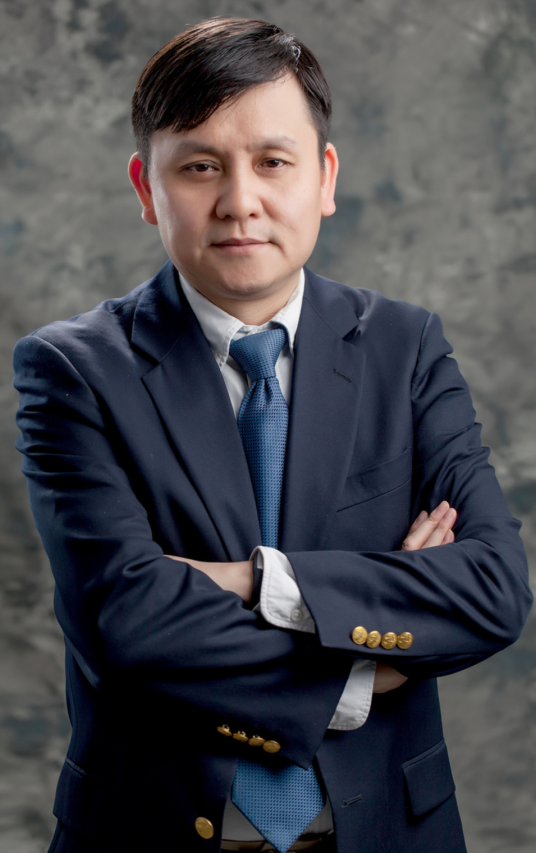 张文宏（第十四届全国政协委员、国家传染病医学中心（上海）主任，复旦大学附属华山医院感染科主任）