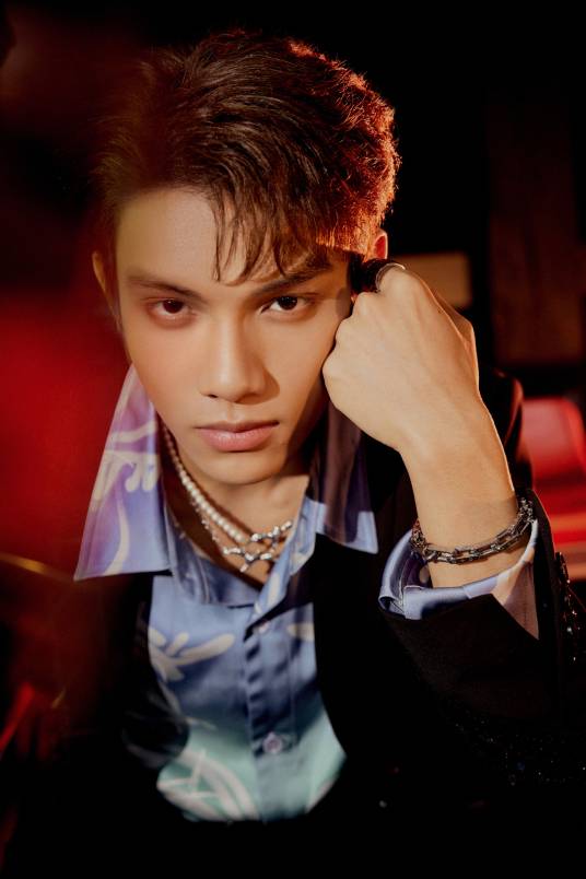 段星星(中国内地男歌手、舞者)