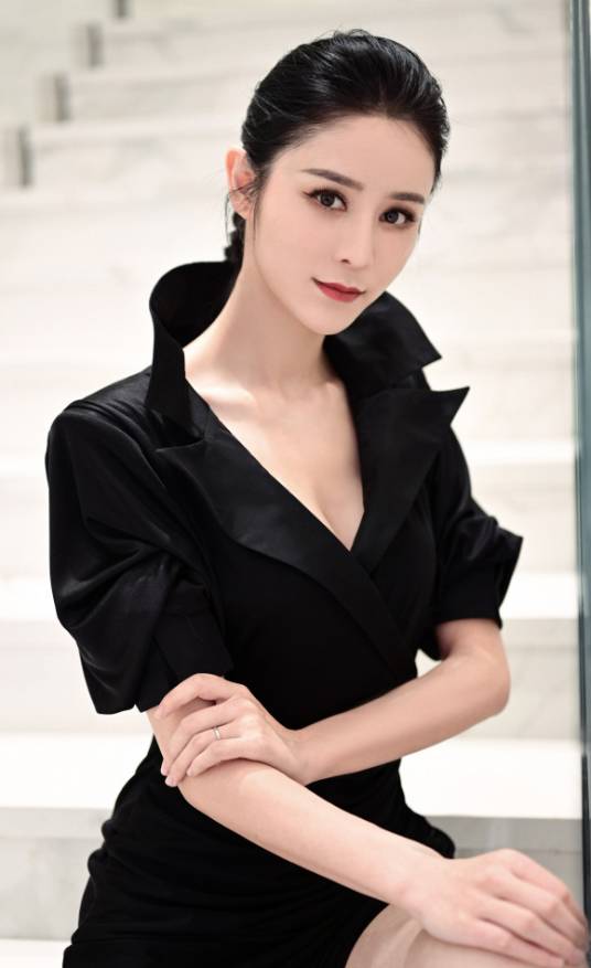 张馨月（中国女模特、演员）