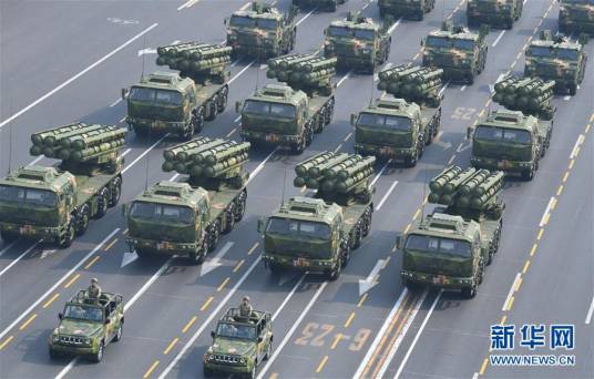 自行火炮(不需外力牵引而能自行运动的火炮)