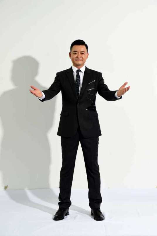 李佳明（中央广播电视总台央视主持人）