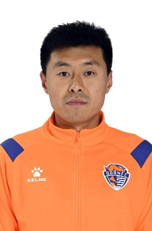 姜宁(中国足球运动员)