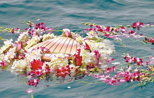 海葬(水葬的一种)