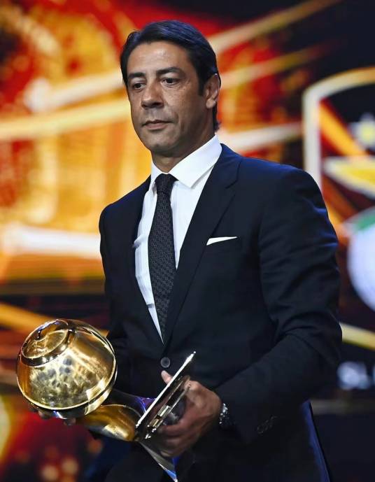 鲁伊·科斯塔(1972年出生的葡萄牙前足球职业运动员)