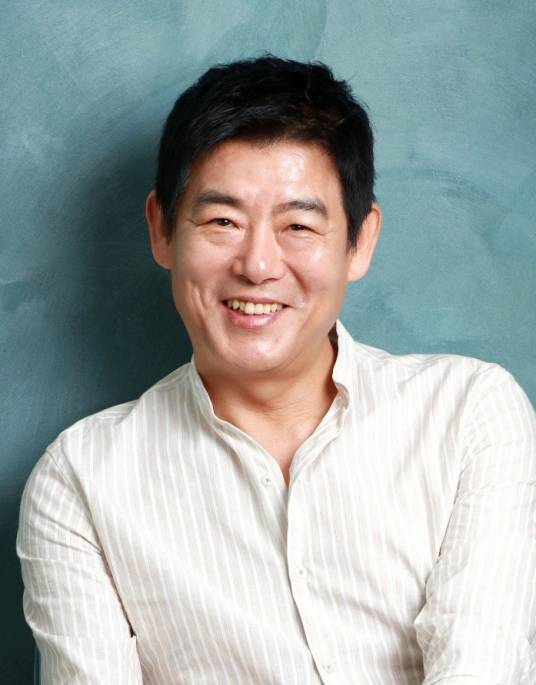 成东镒（韩国男演员）