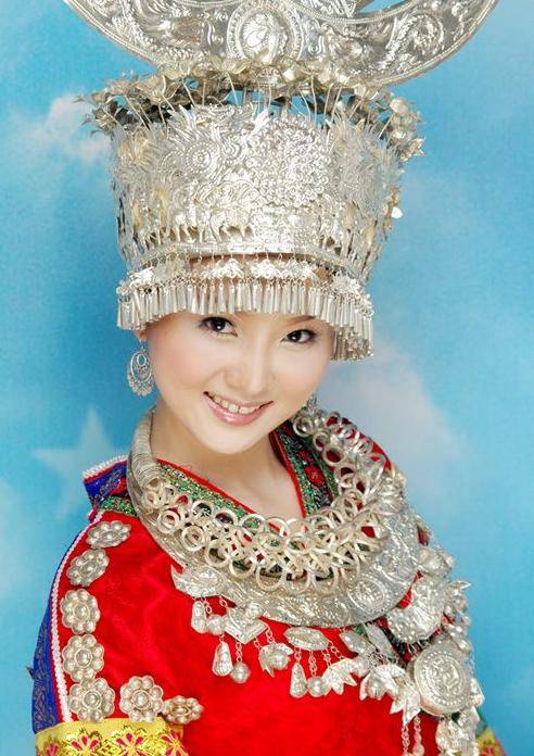 金玉梅（中国内地青年女歌手，贵州大学音乐学院讲师）