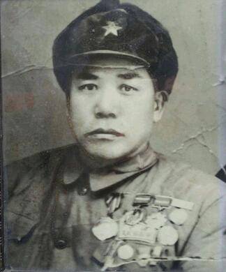 吕俊生(华北军区战斗英雄)