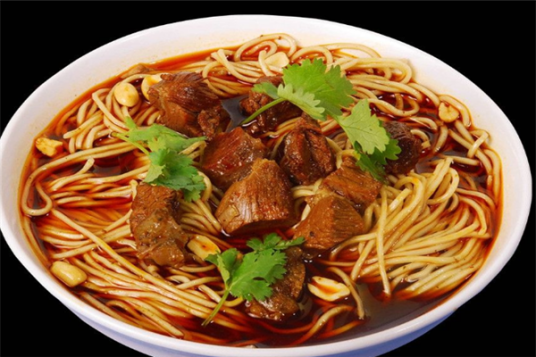 牛肉面（中国广泛出现的美食）