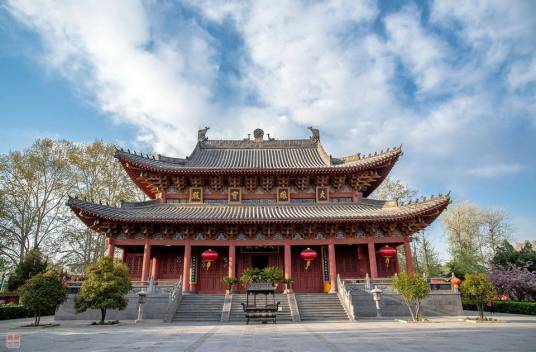 大雄宝殿（佛教寺院主体建筑）