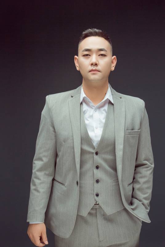 陈嘉男（中国内地男演员、洪金宝影视培训基地副校长）