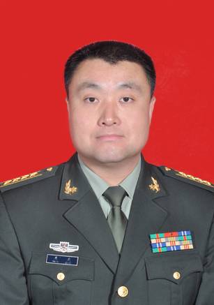 房兵（中国国防大学军事教官）