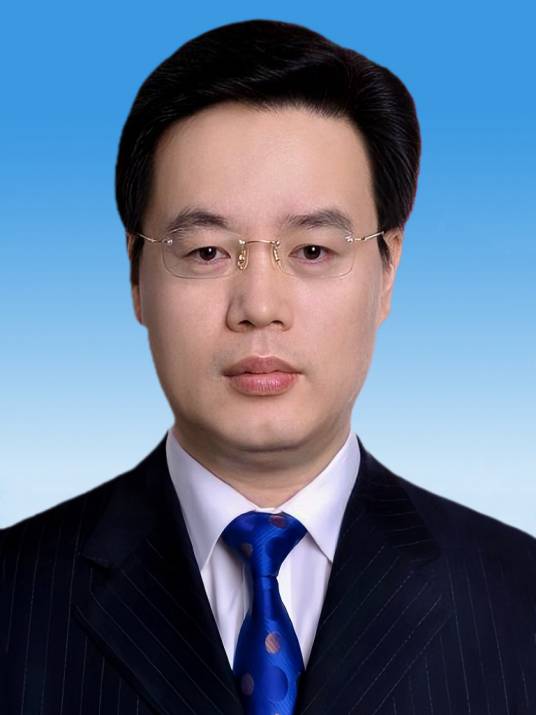 覃伟中