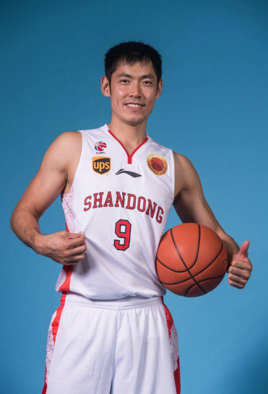 张庆鹏（中国前篮球运动员、篮球教练）