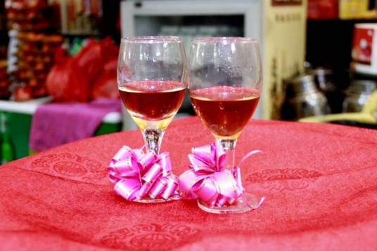 交杯酒(传统婚礼礼仪)