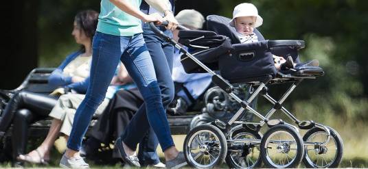 婴儿车（婴儿使用车辆）