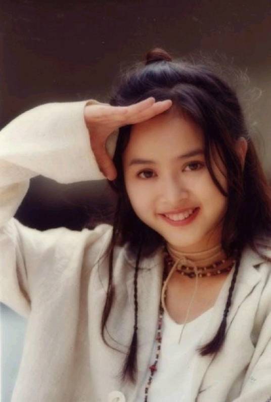 叶蕴仪（中国香港女演员、歌手、主持人）