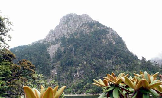 螺髻山（四川省凉山彝族自治州境内山脉）