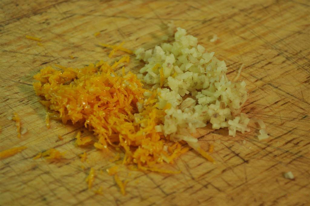 排骨和橙子一起烧，排骨不油腻还有果香味，怎么做呢？