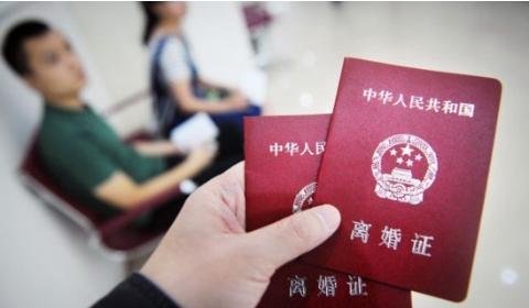 哪里可以免费咨询离婚方面的法律问题，有电话吗？