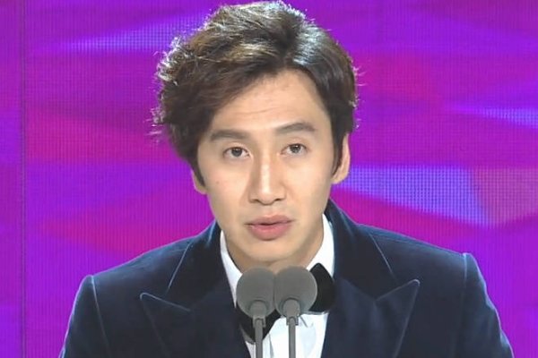 因车祸伤了右脚踝的李光洙要入院治疗，为啥还有人说他是幸运的？