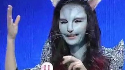 美女戴着猫脸面具上《非诚勿扰》，摘下面具的她，变化有多大呢？