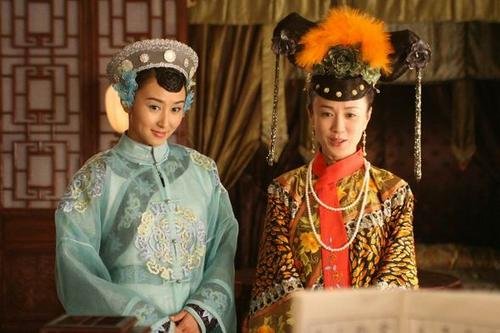 她13岁被嘉庆一眼看中,25年不得皇宠,最终不幸葬身于火海吗?