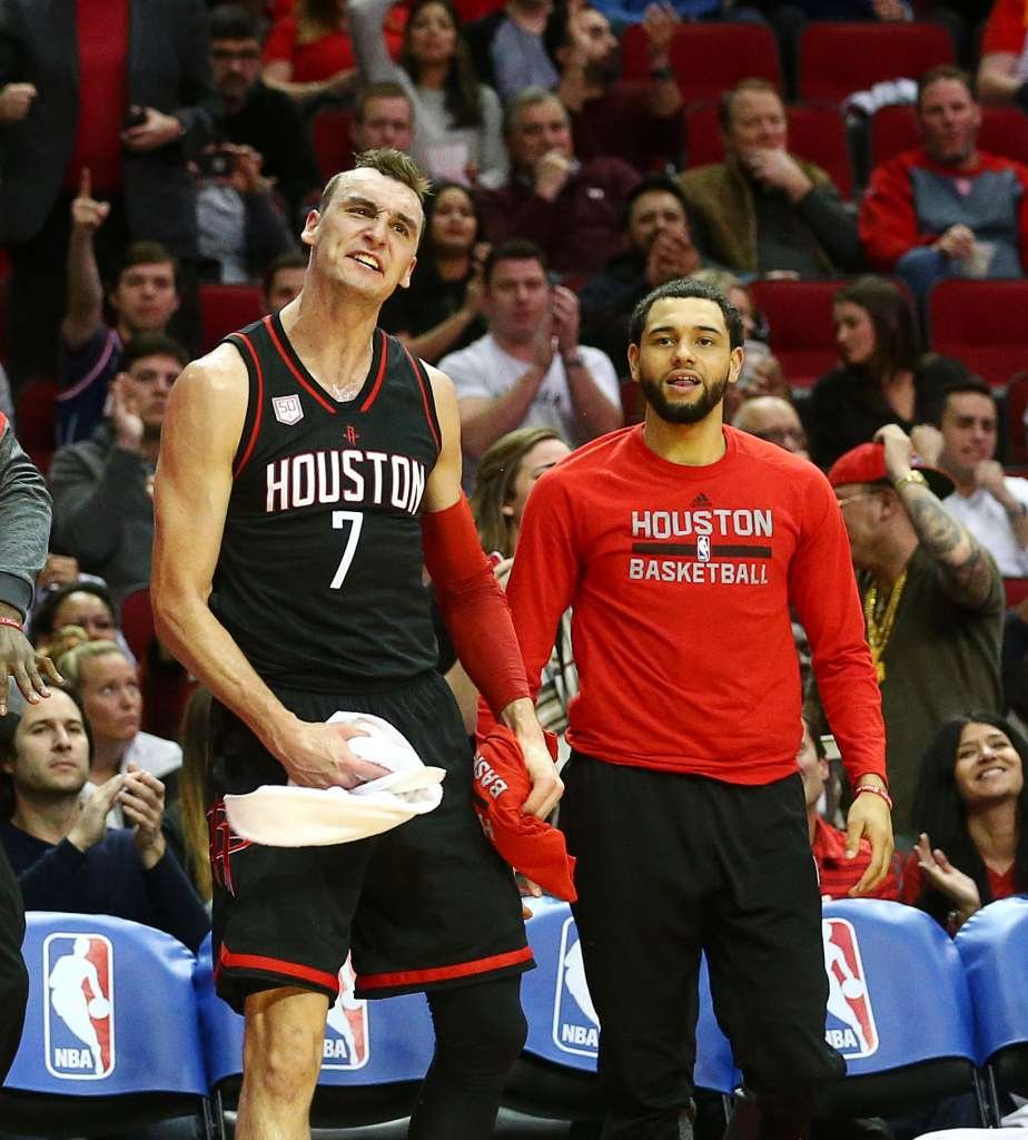 NBA球员萨姆·德克尔的体重是多重?