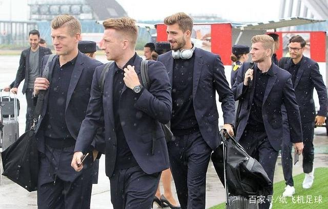 德国出征俄罗斯全家福，这颜值可以媲美06意大利吗