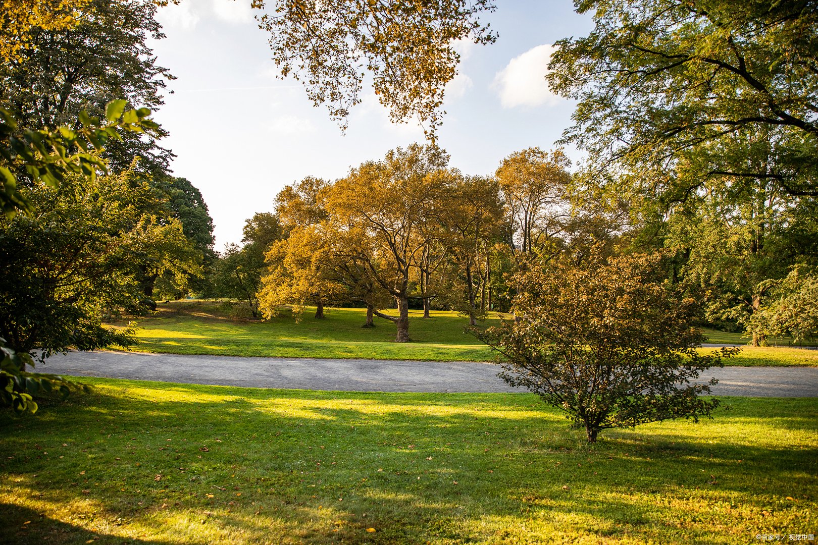 美国房产税怎么收？西班牙买房移民能工作吗？