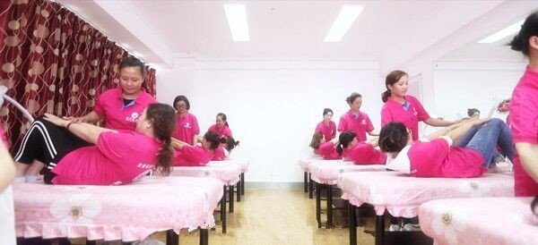 2020年成都月嫂培训多少钱?