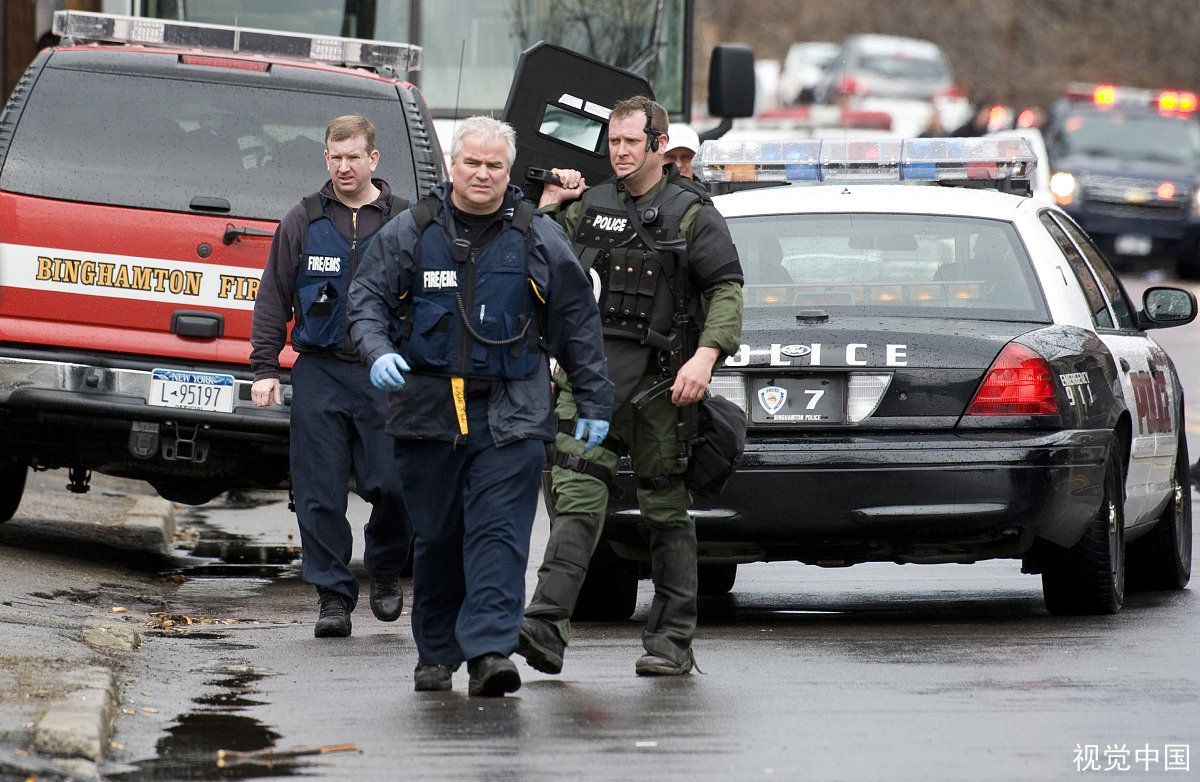 纽约曼哈顿一教堂附近发生枪击案，造成多少人员伤亡？