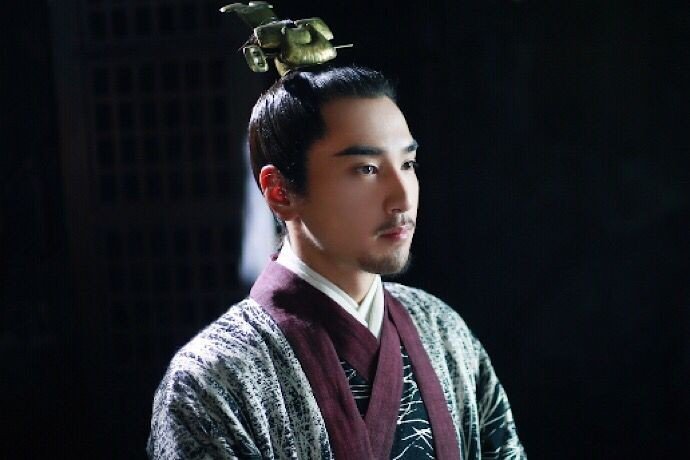 《三生三世十里桃花》中，夜华知道自己的同胞兄弟墨渊其实也暗恋白浅吗？