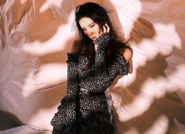 刘诗诗的走路仪态登上热搜，这样的仪态用什么比喻最好？