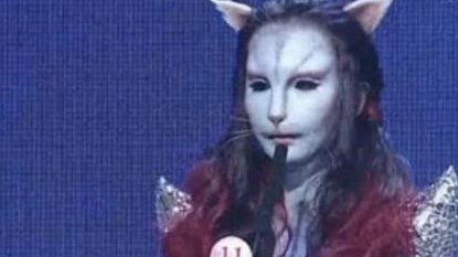 美女戴着猫脸面具上《非诚勿扰》，摘下面具的她，变化有多大呢？