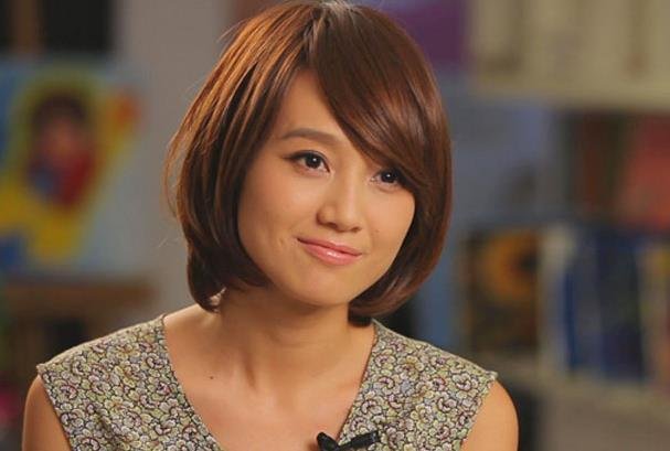 著名主持人朱丹口误不断，连续三遍叫错马思纯名字，她的业务能力下降了吗？