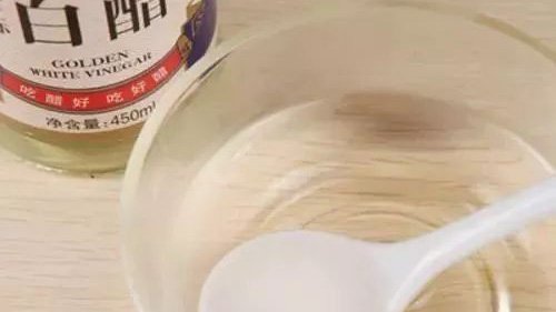 鞋子放久了鞋底变黄怎么办？