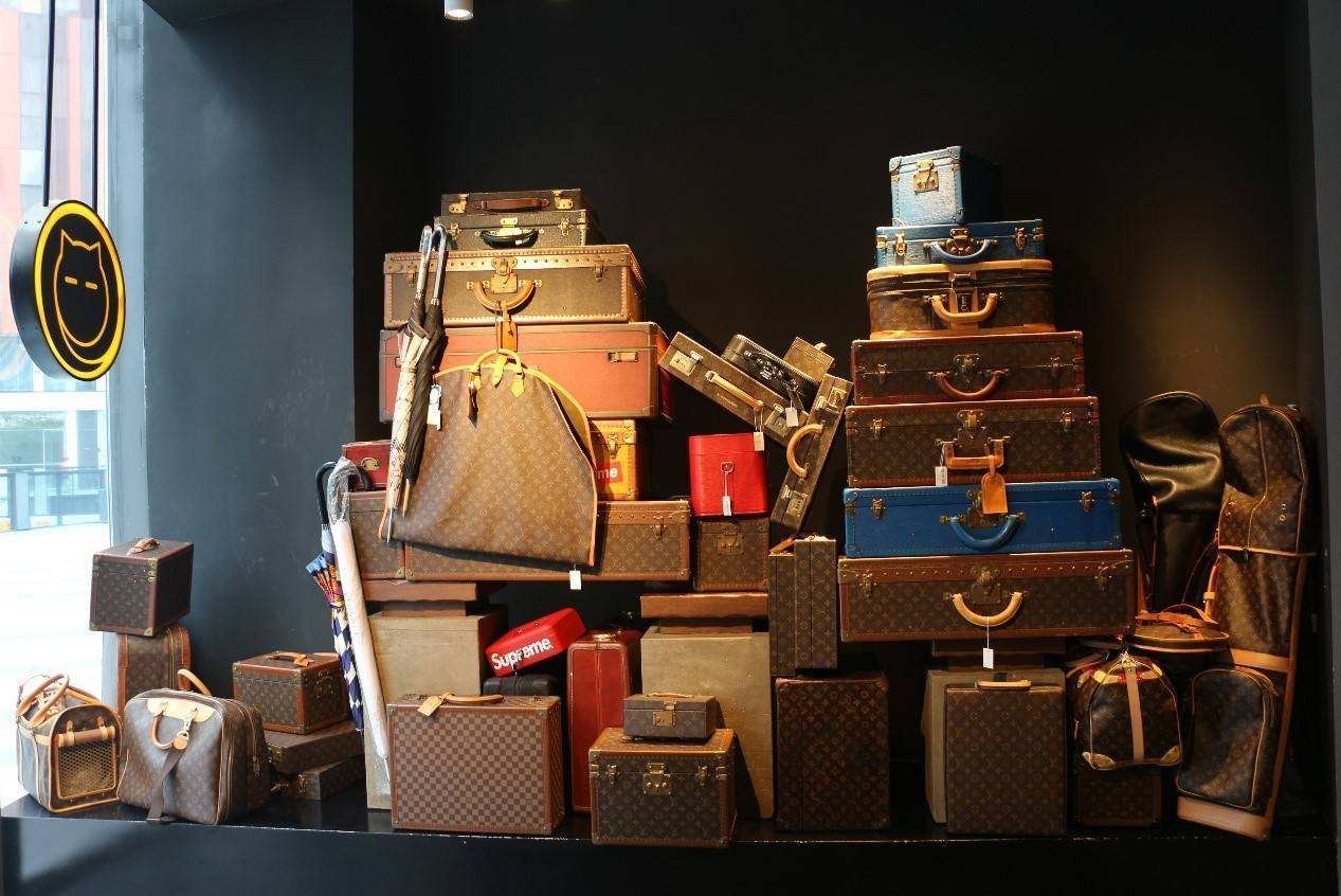 上海空姐骗走亲友900万，事情的原委是怎样的？