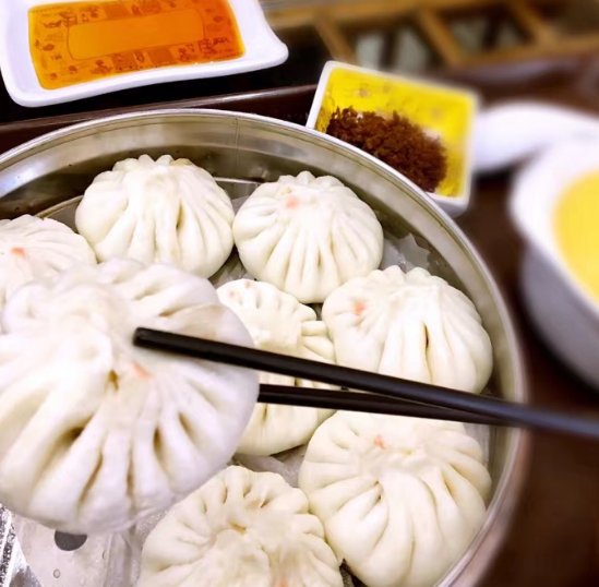 网友差评视频引热议，王府井狗不理是如何回应的？