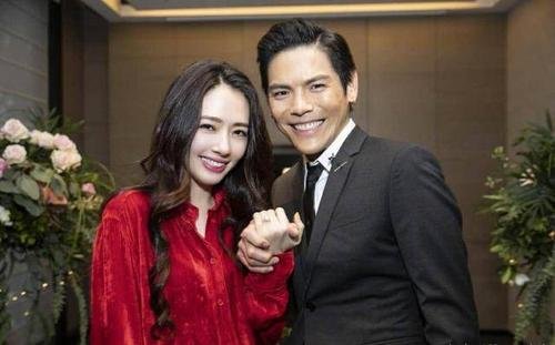 向佐发文和郭碧婷结婚一周年,为何两人迟迟没有领到结婚证?