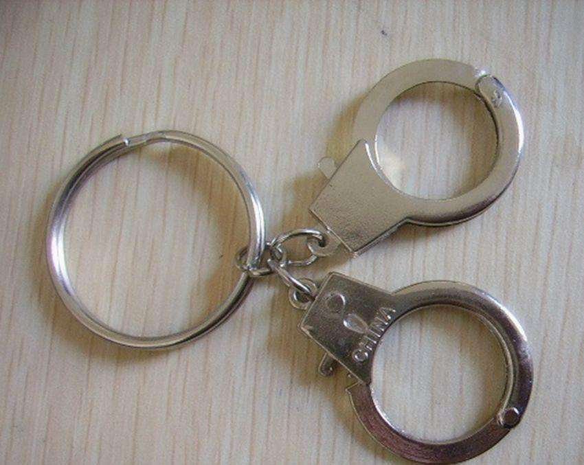 上海空姐骗走亲友900万，事情的原委是怎样的？